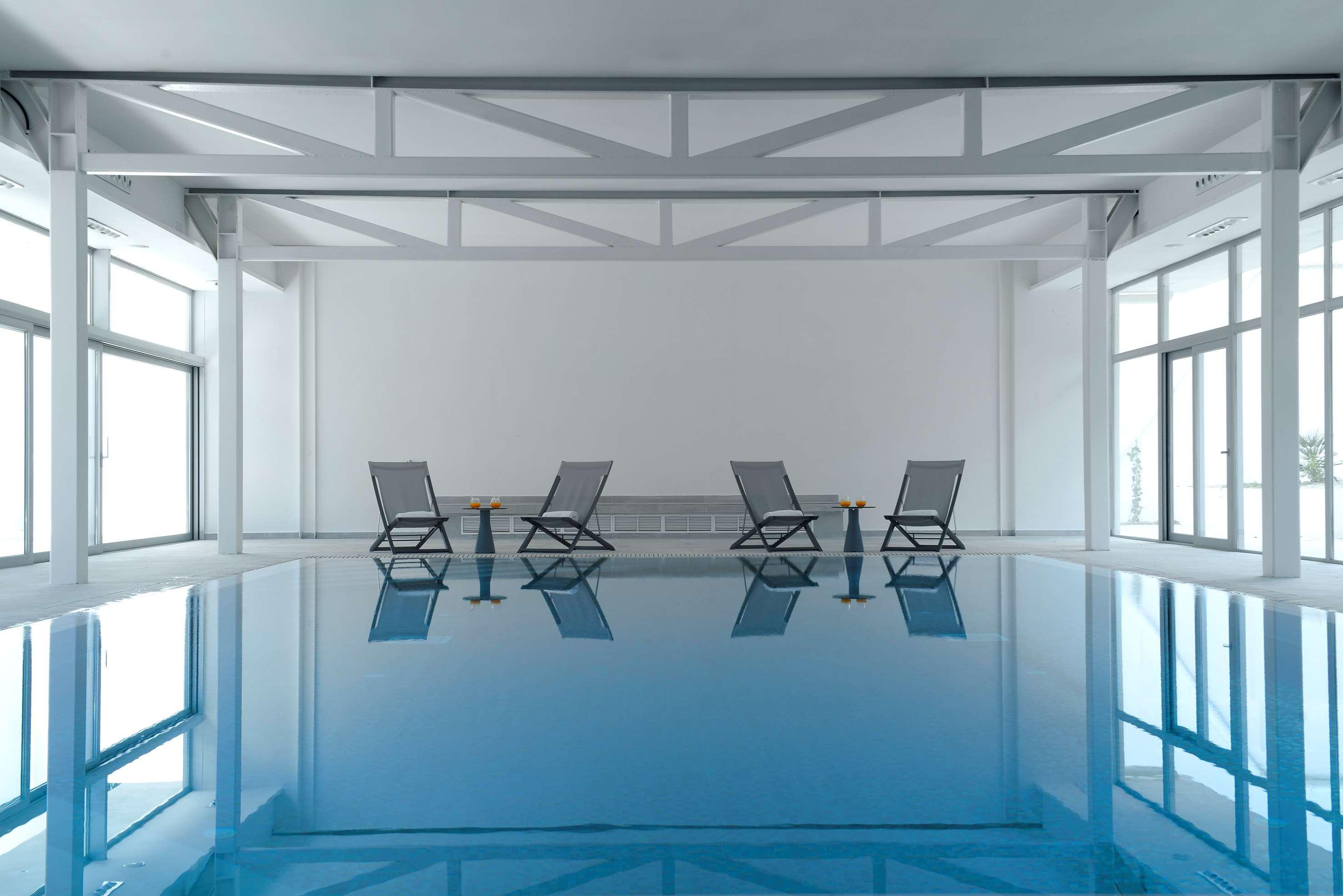 Innside By Melia Palma Bosque Esterno foto The swimming pool of the hotel